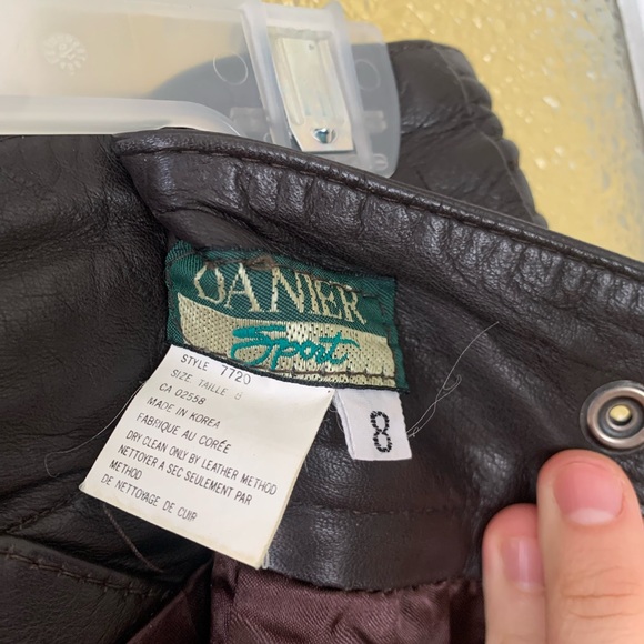 Vintage Danier brown leather skirt. - Picture 4 of 8